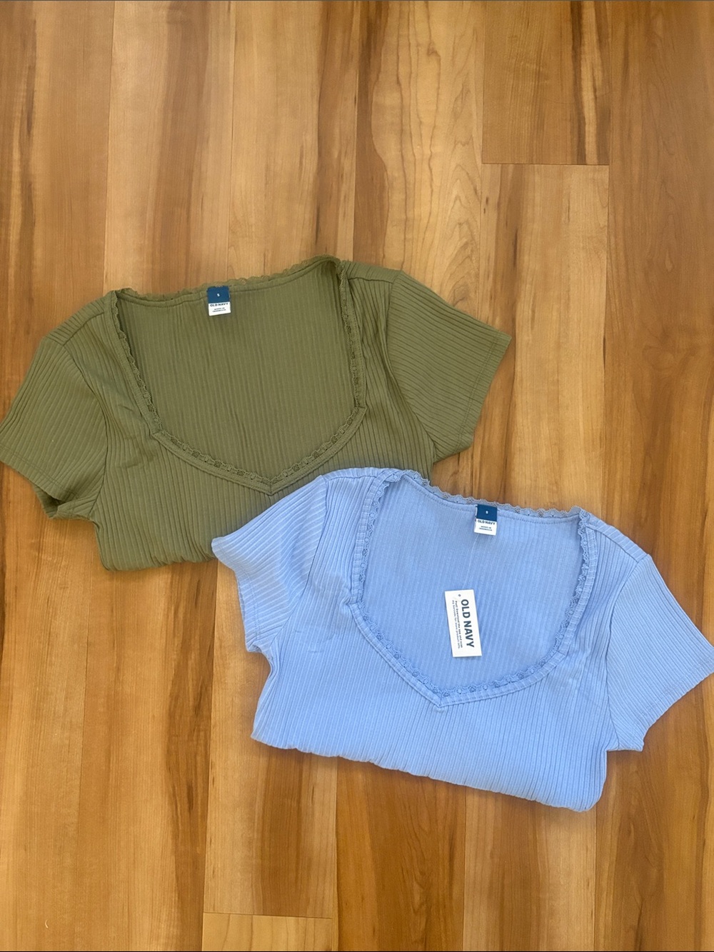Old Navy Ribbed V-Neck Short Sleeve Top - Olive Green & Light Blue